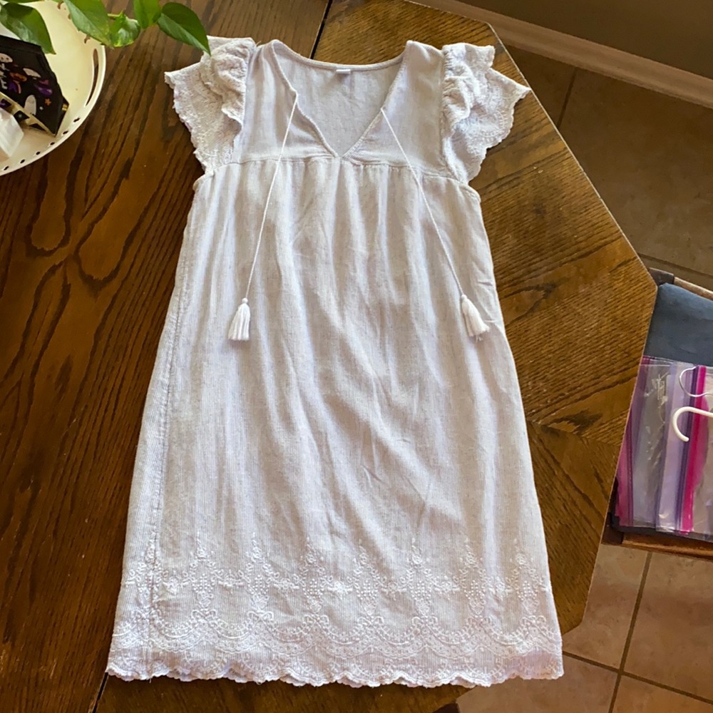 Old navy white and blue stripe v-neck dress size XS